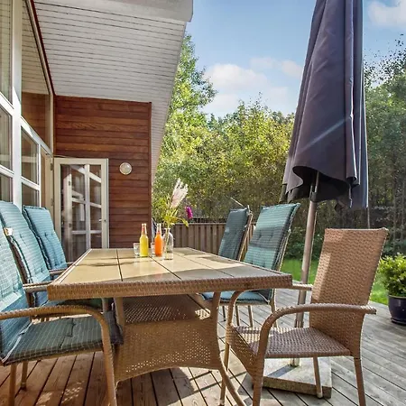 4 Bedroom Amazing In Holiday home Hasle