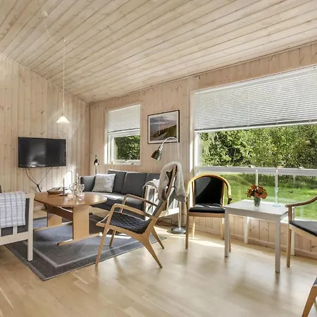 4 Bedroom Amazing In Holiday home *