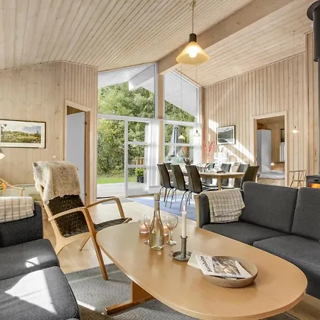 Holiday home 4 Bedroom Amazing In Hasle