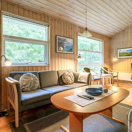 Feriehus Dyrevenlig Bolig I Med Sauna