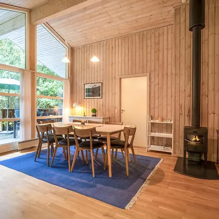 Feriehus Dyrevenlig Bolig I Med Sauna *