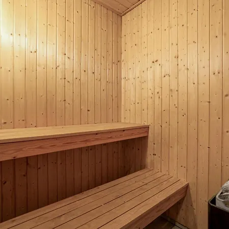 Feriehus Dyrevenlig Bolig I Med Sauna