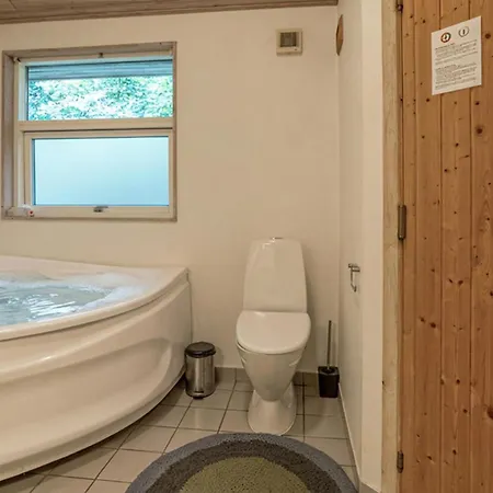 Dyrevenlig Bolig I Med Sauna Hasle