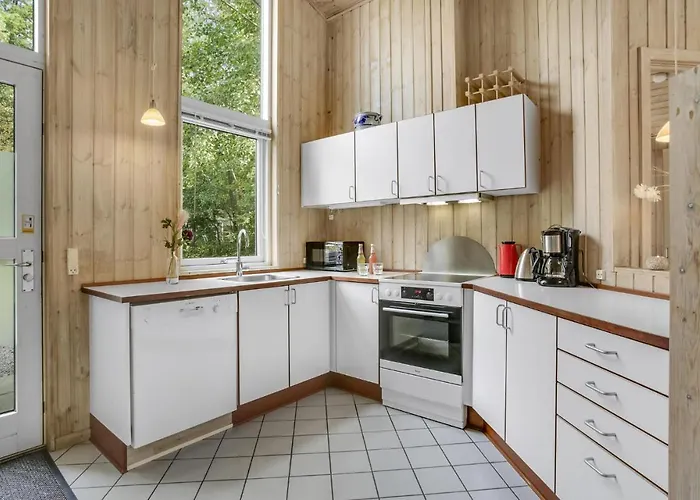 4 Bedroom Amazing In Vakantiehuis *