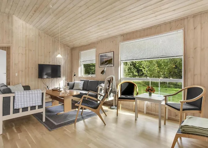 4 Bedroom Amazing In Vakantiehuis *